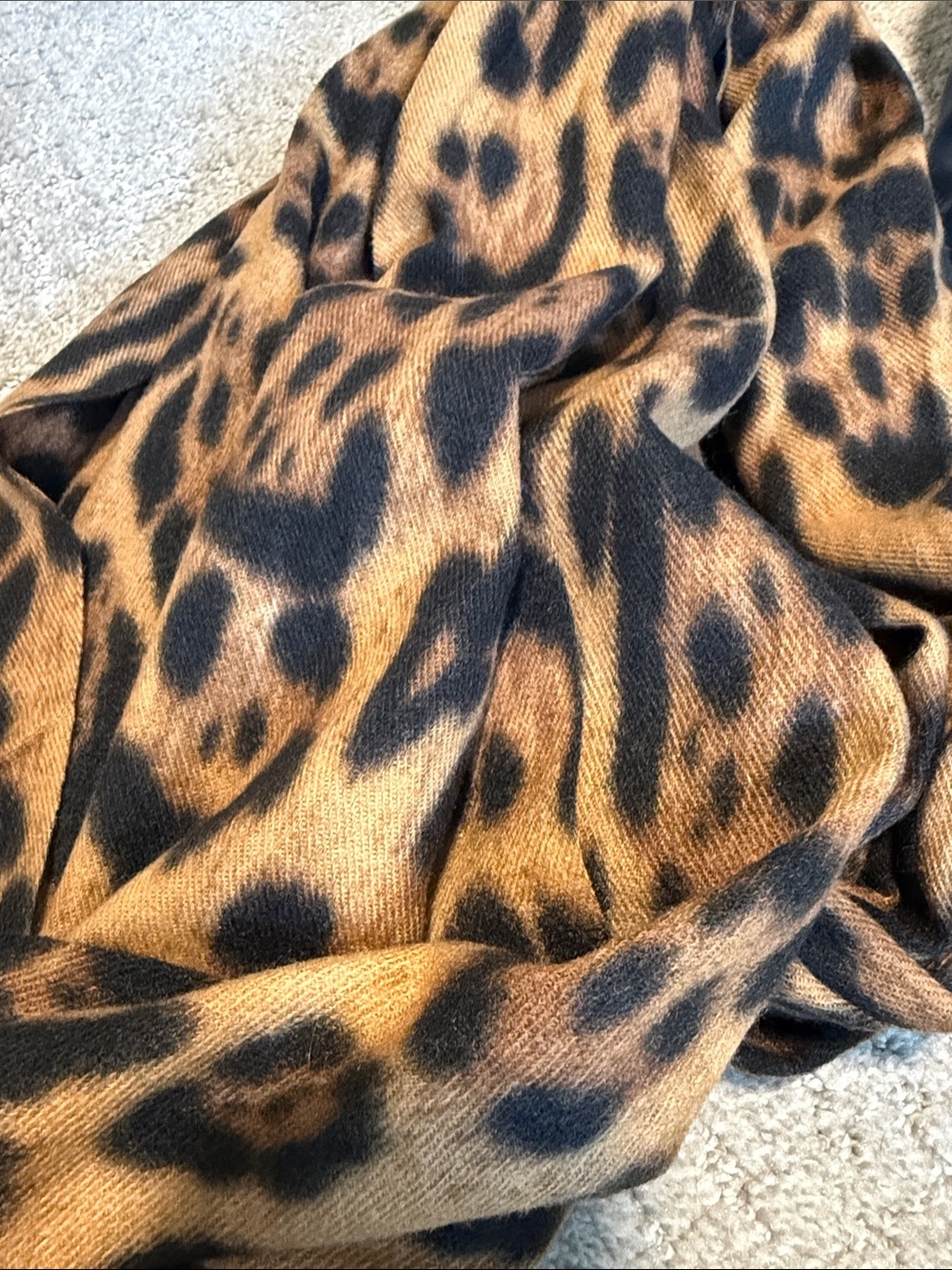 Bloomingdales Leopard Scarf - Picture 3 of 4